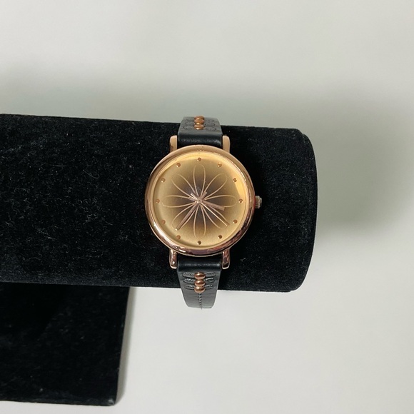 Assorted Jewelry Collection - Picture 3 of 9